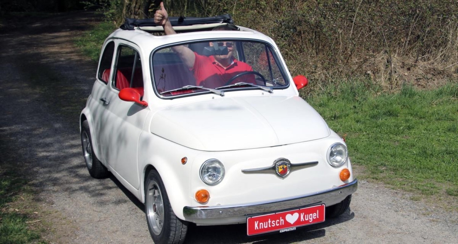 Oldtimer Fiat 500 Knutsch Kugel