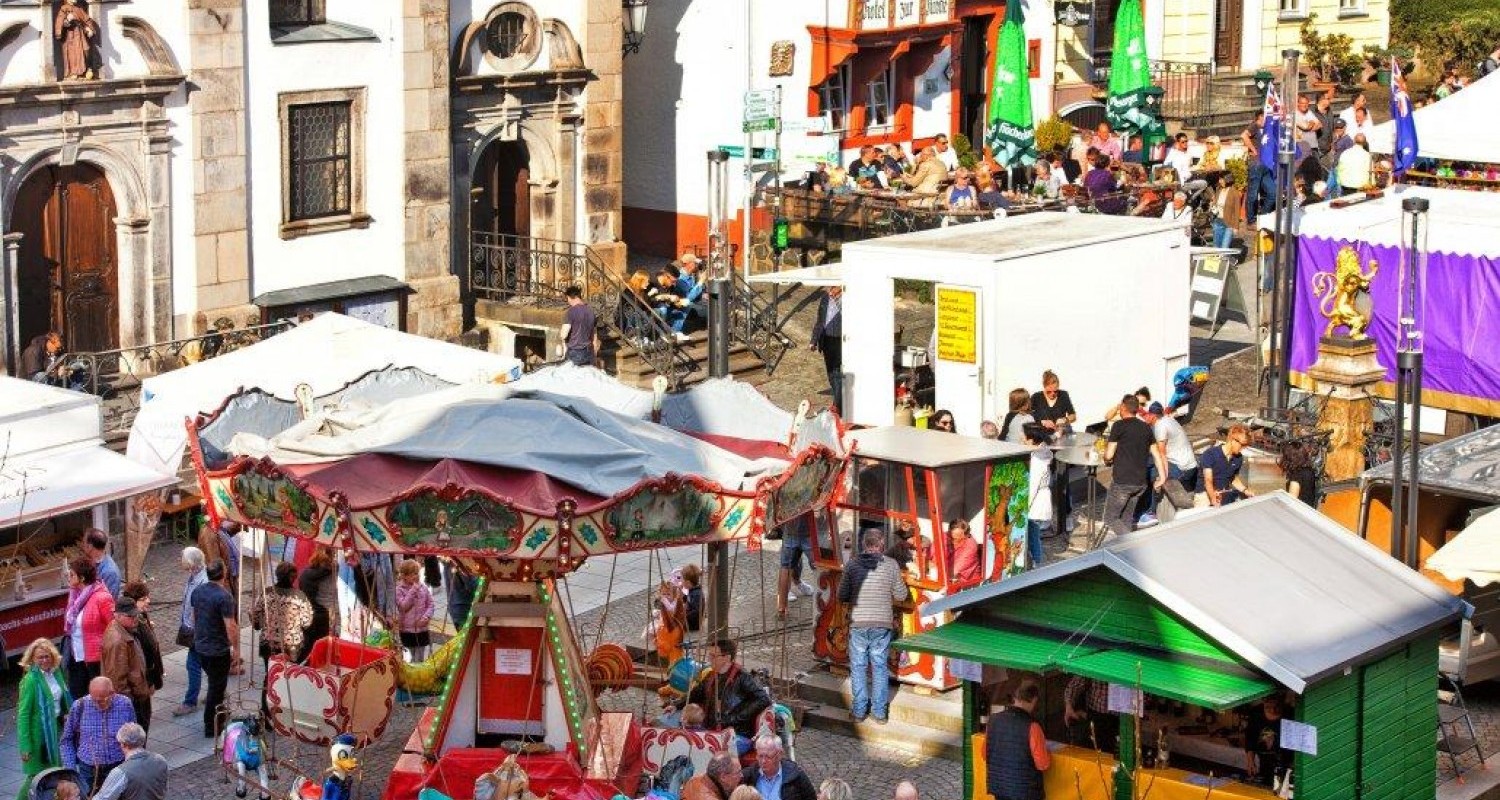 Hachenburger Früh im Jahr Markt - Marktstände