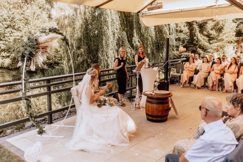 Freie Trauung mit Gästen 2