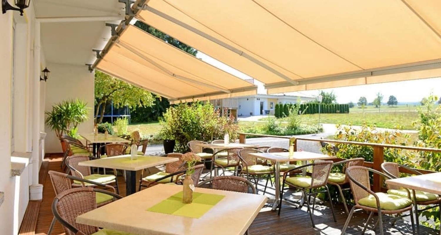 Sonnenterrasse mit Naturpanorama