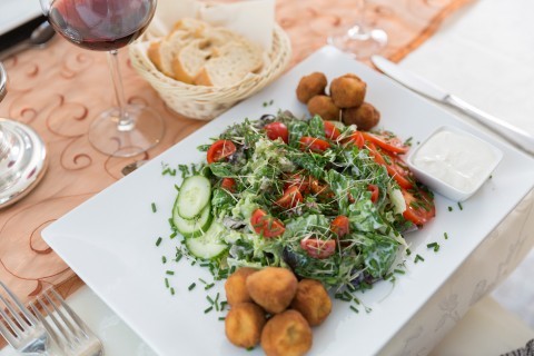 Salat mit Falafel