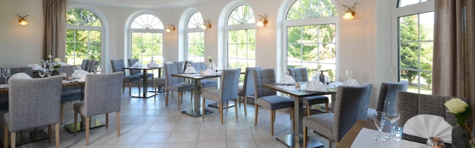 Galerie - Wintergarten mit Blick auf den See