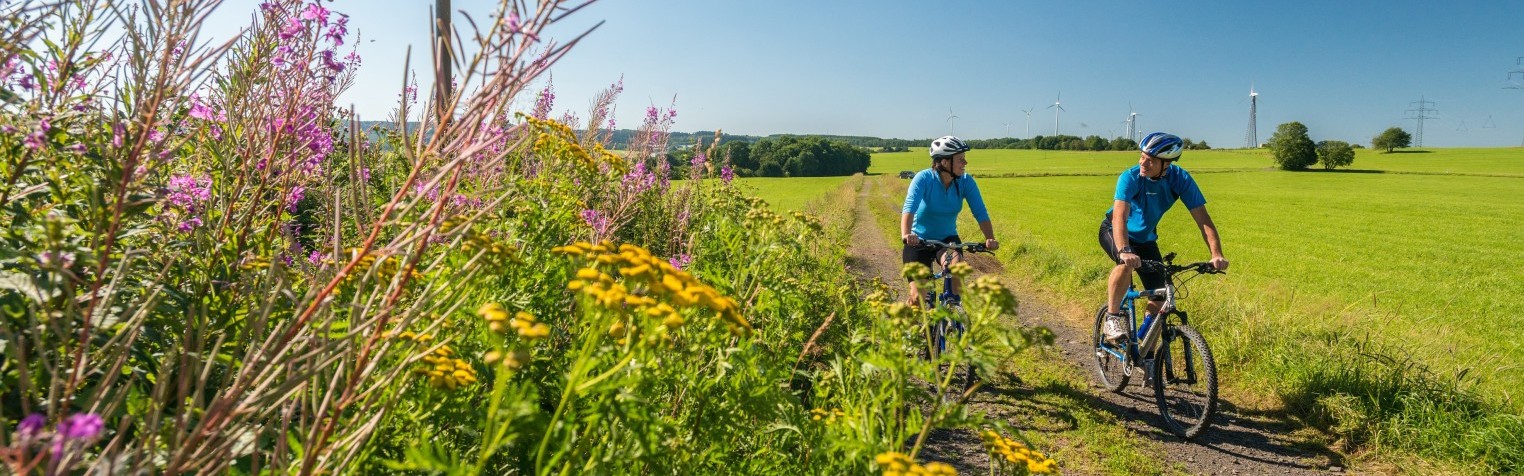 Mountainbiker in der Nähe von Weitefeld